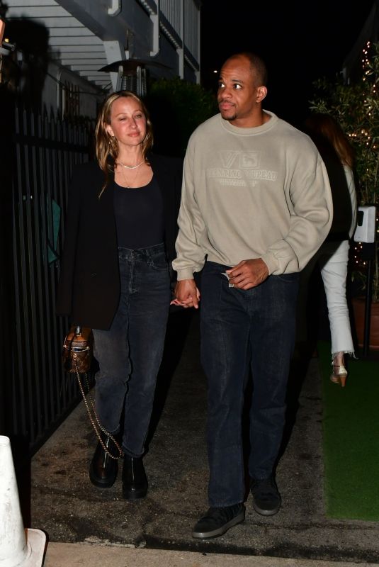 JENNIFER MEYER Out for Dinner Date in Santa Monica 04/24/2023