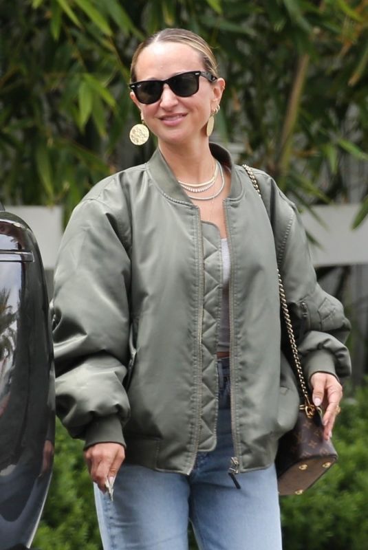 JENNIFER MEYER Out for Lunch at Vincente Bungalow in West Hollywood 04/14/2023