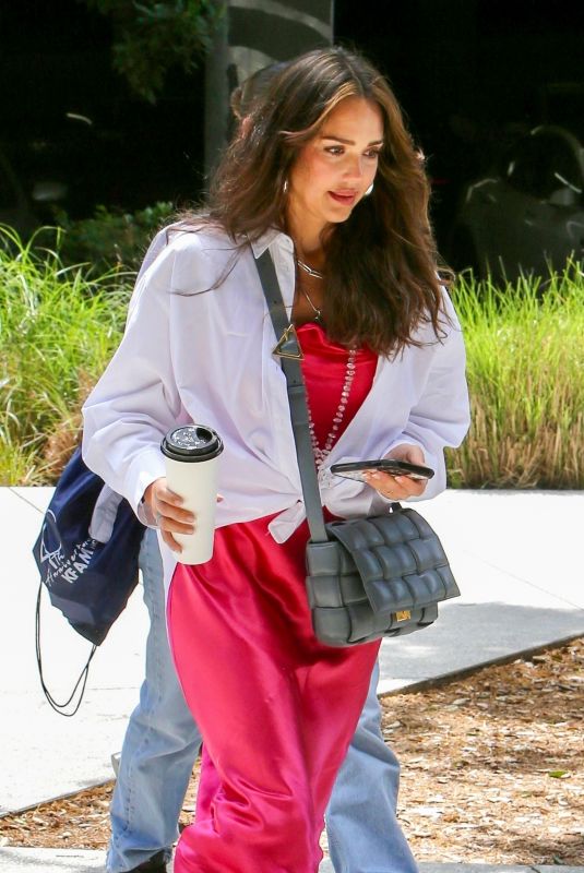 JESSICA ALBA Heading to Her Office in Santa Monica 04/26/2023