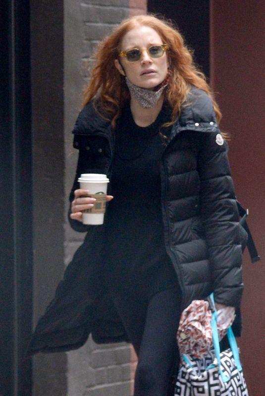 JESSICA CHASTAIN Out for Coffee in New York 04/05/2023