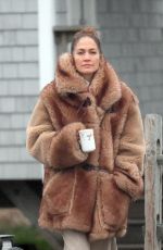 JNNIFER LOPEZ and Ben Affleck Arrives at Hamptons Airport 04/07/2023