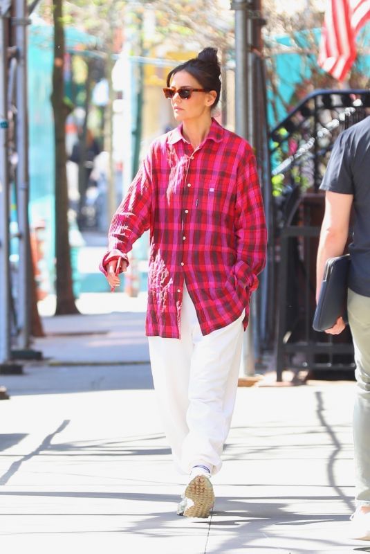 KATIE HOLMES Out for Morning Stroll in New York 04/12/2023 