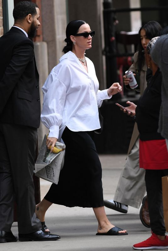 KATY PERRY Leaves Her Hotel in New York 04/27/2023