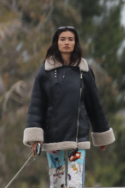 KELLY GALE Out with Her Dog for a Morning Stroll in Venice Beach 04/17/2023