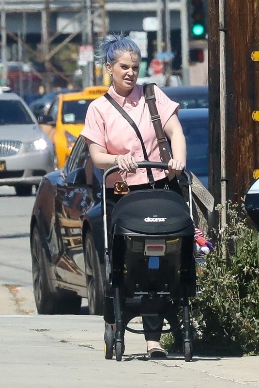 KELLY OSBOURNE Arrives at Beverly Hills Hotel for Lunch with Her Baby 04/10/2023