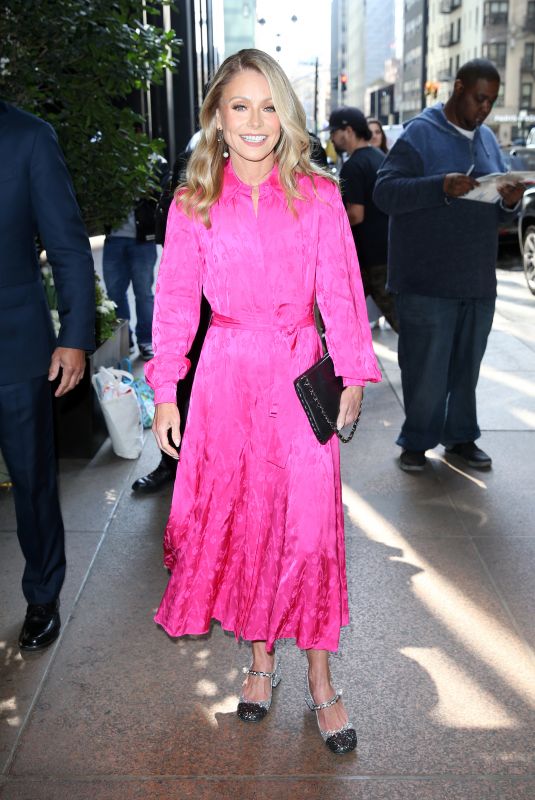 KELLY RIPA Arrives at Variety’s 2023 Power of Women Luncheon in New York 04/04/2023