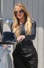 KHLOE KARDASHIAN Leaves Los Angeles County