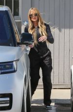 KHLOE KARDASHIAN Leaves Los Angeles County