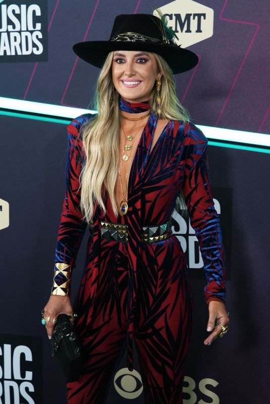 LAINEY WILSON at 2023 CMT Music Awards in Austin 04/02/2023