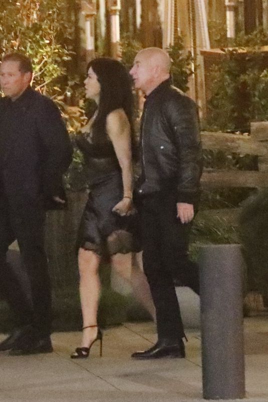 LAUREN SANCHEZ and Jeff Bezos Out for Family Dinner in West Hollywood 04/07/2023