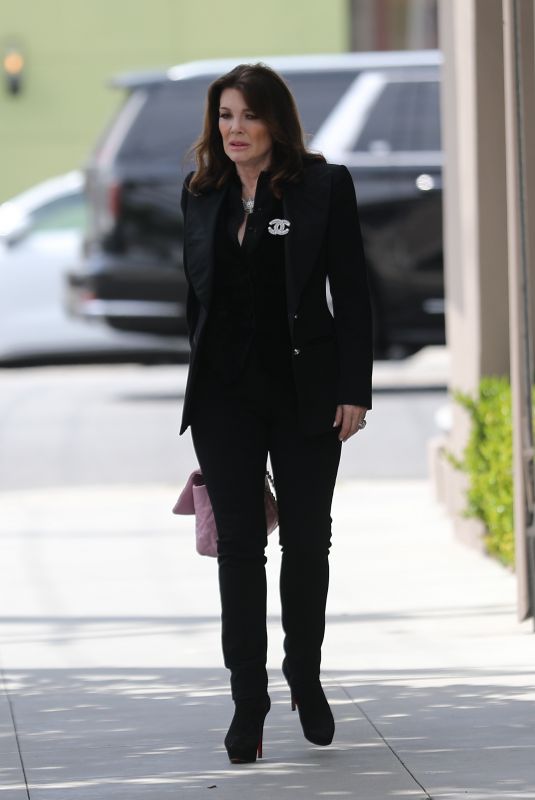LISA VANDERPUMP Out Shopping at Monique Lhuillier in West Hollywood 04/18/2023