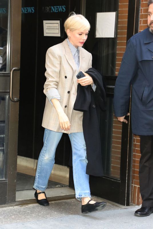 MICHELLE WILLIAMS Leves The View in New York 04/03/2023