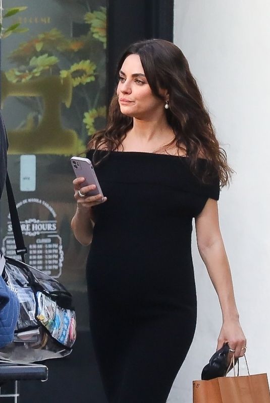 MILA KUNIS Sports a Baby Bump on the Set of Goodrich with Michael Keaton in Los Angeles 04/06/2023