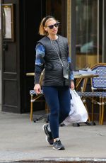Pregnant CLAIRE DANE Shopping for Groceries in New York 04/19/2023