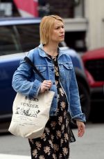 Pregnant CLAIRE DANES Out in New York 04/06/2023