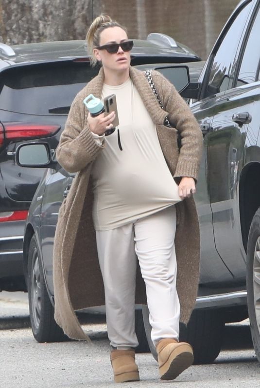 Pregnant PETA MURGATROYD Out and About in Malibu04/17/2023