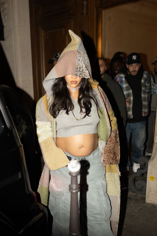 Pregnant RIHANNA Leaves Cesar Restaurant in Paris 04/16/2023