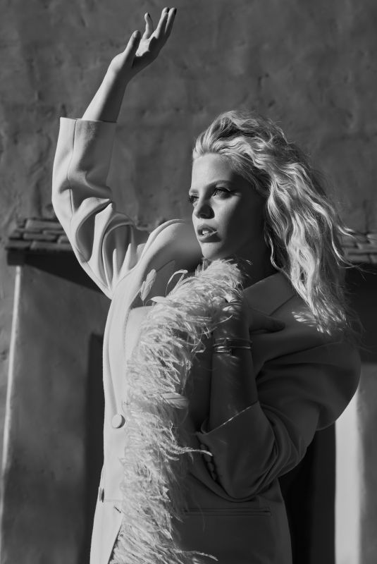 RENEE RAPP for Elle
