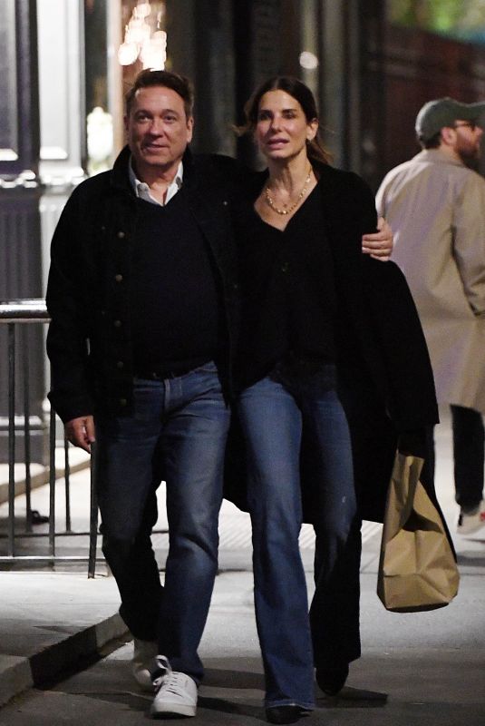 SANDRA BULLOCK and Bryan Randall Out for Dinner at Blue Ribbon Brasserie in New York 04/24/2023