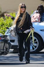 STACY FERGIE FERGUSON at Sunday Church in Brentwood 04/02/2023 