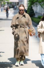 STELLA MCCARTNEY Out and About in New York 04/26/2023