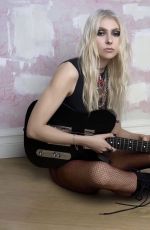 TAYLOR MOMSEN for Inlove Magazine, Spring 2023