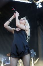 TAYLOR MOMSEN Performs at 2023 Innings Festival at Beach Park Tempe 02/25/2023
