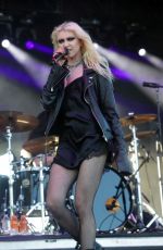 TAYLOR MOMSEN Performs at 2023 Innings Festival at Beach Park Tempe 02/25/2023