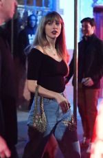 TAYLOR SWIFT, MARGARET QUALLEY and Jack Antonoff Out for Dinner at Via Carota in New York 04/10/2023