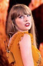 TAYLOR SWIFT Performs at The Eras Tour in Atlanta 04/28/2023