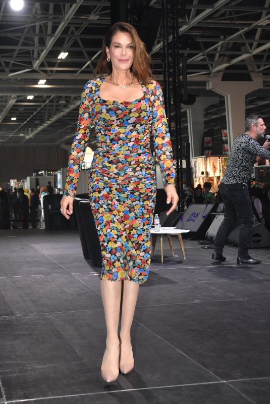 TERI HATCHER at Paris Fan Festival 04/16/2023