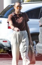 WILLOW SMITH Out for Grocery Shopping at Erewhon Market in Calabasas 04/03/2023