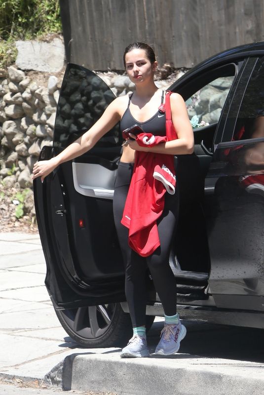 ADDISON RAE Arrives Home from a Gym in Studio Cty 05/15/2023