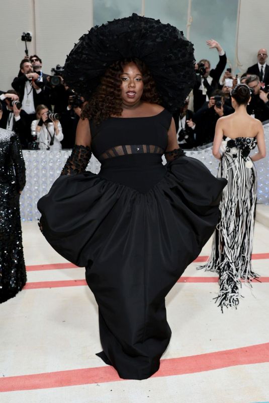 ALEX NEWELL at 2023 Met Gala Celebrating Karl Lagerfeld: A Line of Beauty in New York 05/01/2023