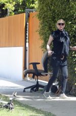 ALICE EVAANS Moving Out of California Home in Los Angeles 05/06/2023