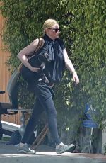 ALICE EVAANS Moving Out of California Home in Los Angeles 05/06/2023
