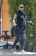 ALICE EVAANS Moving Out of California Home in Los Angeles 05/06/2023