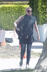 ALICE EVAANS Moving Out of California Home in Los Angeles 05/06/2023