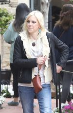 ANNA FARIS Ot for Coffee with a Friend in Palisades 05/19/2023