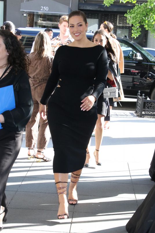 ASHLEY GRAHAM Arrives at 2023 Future of Fashion Celebration and Honors in New York 05/10/2023