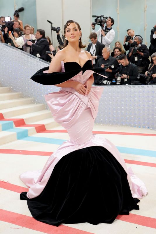 ASHLEY GRAHAM at 2023 Met Gala Celebrating Karl Lagerfeld: A Line of Beauty in New York 05/01/2023