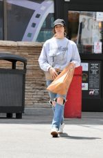 ASHLEY GREENE Shopping at Ralphs in Los Angeles 05/08/2023