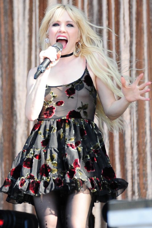 CARLY RAE JEPSEN Performs at Jam Cellars Stage at Bottlerock Festival in Napa 05/27/2023