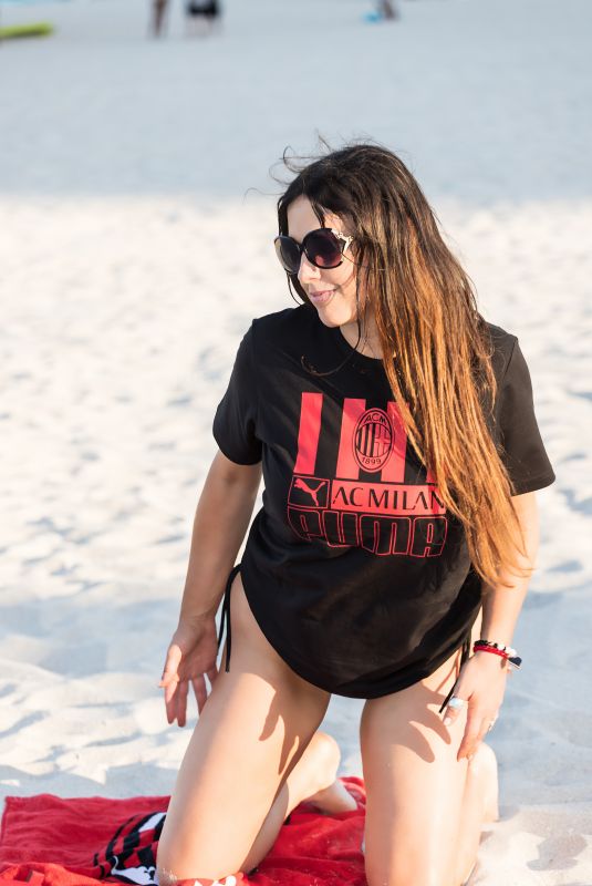 CLAUDIA ROMANI Out on South Beach 05/09/2023