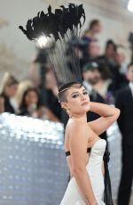 FLORENCE PUGH at 2023 Met Gala Celebrating Karl Lagerfeld: A Line of Beauty in New York 05/01/2023