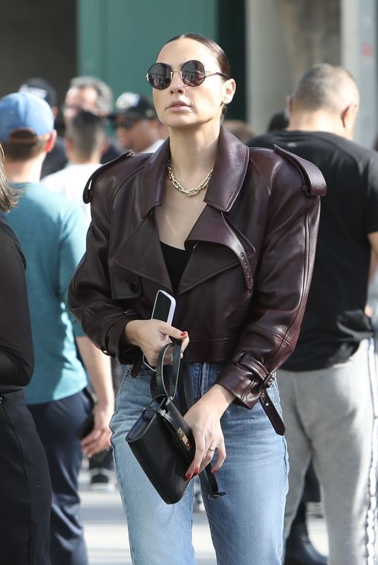 GAL GADOT Arrives at Lakers Game at Crypto.com Arena in Los Angeles 05/20/2023