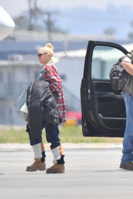 GWEN STEFANI Arrives at Airport in Los Angeles 05/28/2023