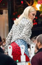 GWEN STEFANI Out for Dinner with Blake Shelton Her Boys and Other Friends at The Ivy in Beverly Hills 05/14/2023