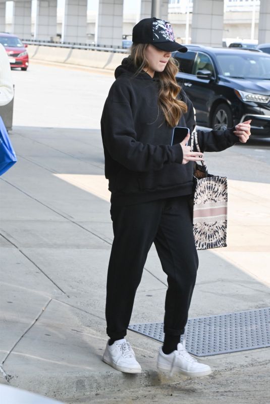HAILEE STEINFELD Arrives at JFK Airport in New York 05/23/2023