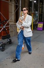 HAILEY and Justin BIEBER Out with Their Dogs in New York 05/12/2023
